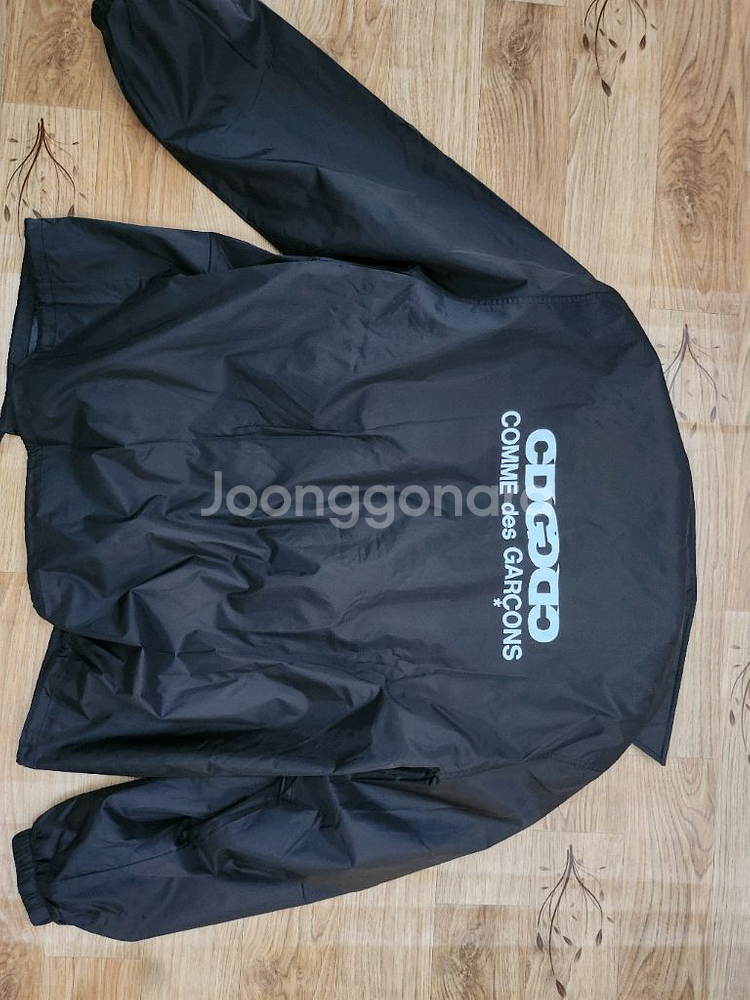 꼼데가르송 CDG 코치 자켓입니다--1