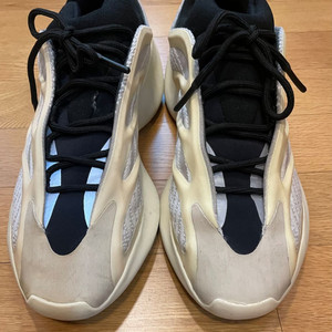 아디다스 이지부스트 700 v3 아자엘 275