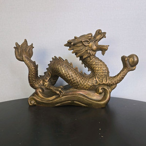 황동 용 작품