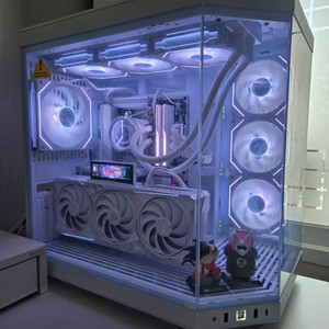 HYTE Y70 라이젠7 9700x RTX4070S 올