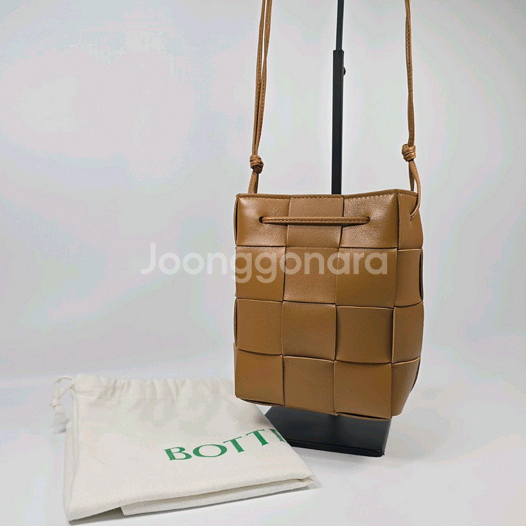 보테가베네타 카세트 버킷백 스몰--0