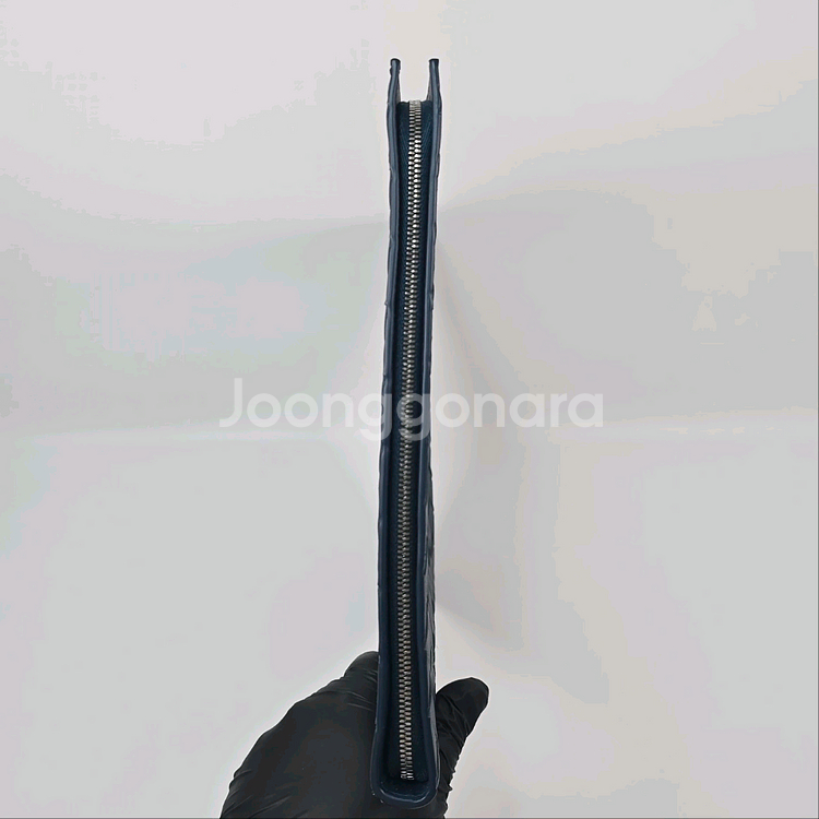 보테가베네타 인트레치아토 하프 지퍼 파우치--4