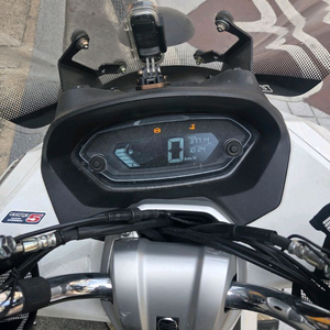 uhr125