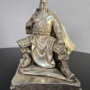 백동 관우 조각상