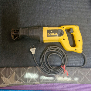 디월트컷쏘 유선컷쏘 전기톱