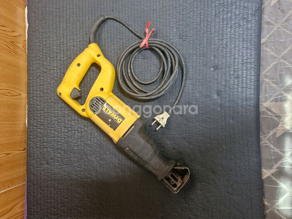 디월트컷쏘 유선컷쏘 전기톱--2