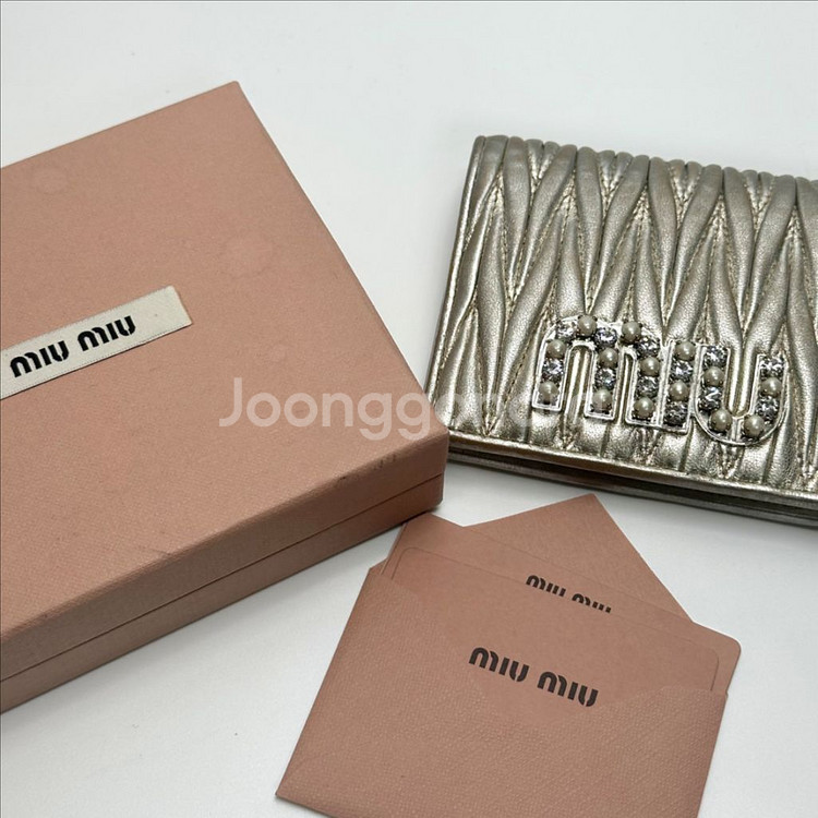(정품)미우미우 마테라쎄 중지갑--0