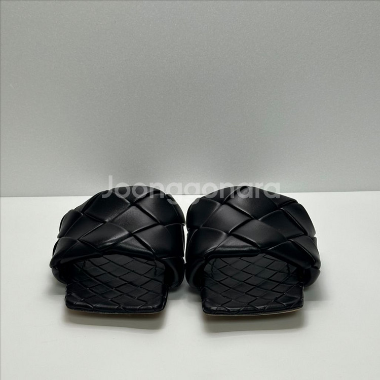 (정품_240)보테가베네타 리도 플랫 샌들--2
