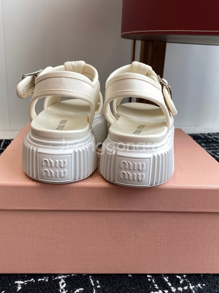 MIU MIU 2025 S/S 모노그램 샌들--2