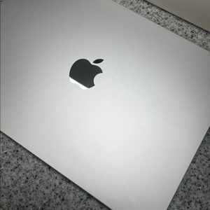 Apple 맥북 에어 13 M4 실버 • M4 10코어