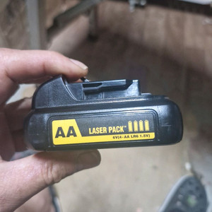 디월트레이저배터리팩 보조배터리 비상배터리