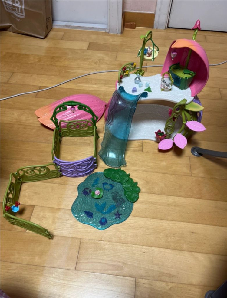 Schleich 유니콘 호수 및 마구간이 있는 꽃집 이미지