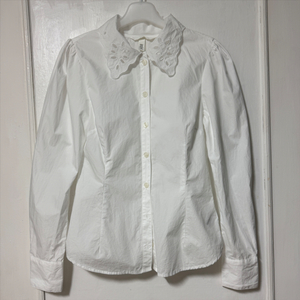 H&M 화이트 아일렛 카라 블라우스 34 새제품