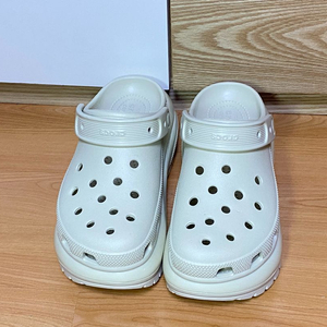 크록스 새상품_ 사이즈 w6