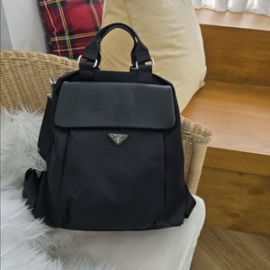 프라다 25fw 포코노 가죽포인트 나일론 투웨이 백팩