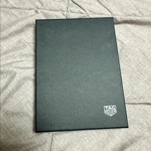 태그호이어 여권지갑