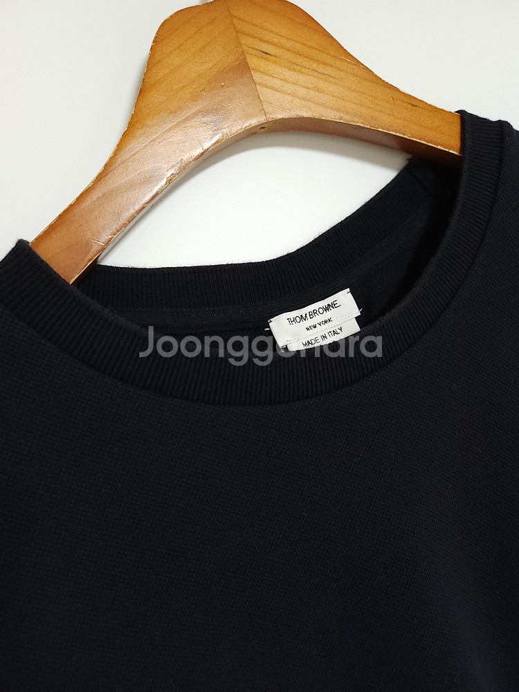 [2] 톰브라운 네이비 백삼선 히든 반팔티셔츠 MJS0--3