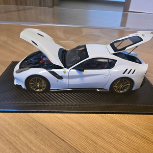 1:18 bbr f12 골든휠 팝니다