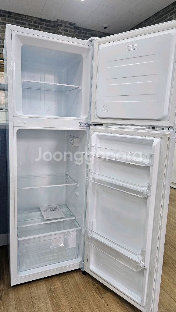 삼성냉장고 소형 새거같은 중고입니다--2
