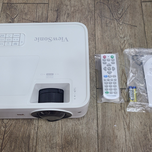 19년식 뷰소닉 업무용 교육용 빔프로젝터 PX706HD