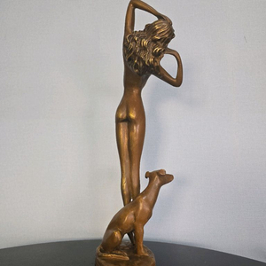 여인과 강아지 작품
