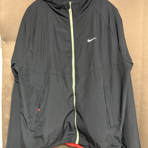 급처)나이키 바람막이 러닝자켓 DZ4635-010 XL