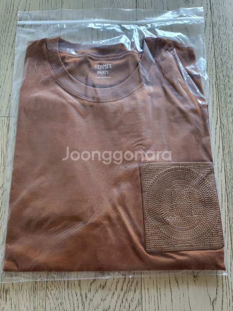 에르메스 자수 장식 포켓 티셔츠 새상품--1
