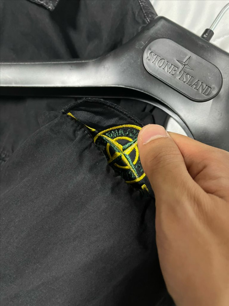 [L] 새상품급 스톤아일랜드 오버셔츠 블랙--2