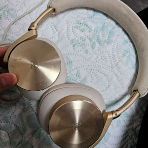 뱅앤올룹슨 H95 골드