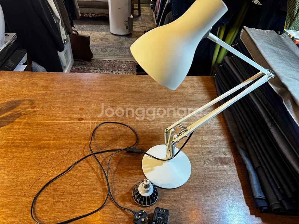 앵글포이즈 스탠드 조명--0