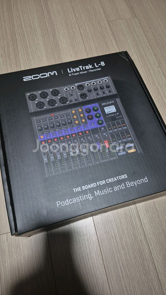 Zoom L8--1