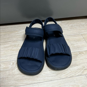 르꼬르망 네이비 샌들 225