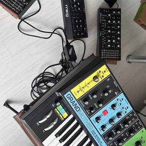 moog Grandmother 신디사이저