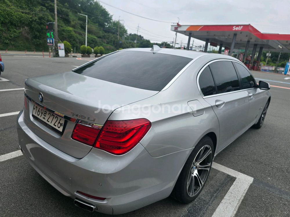 BMW740LI--7