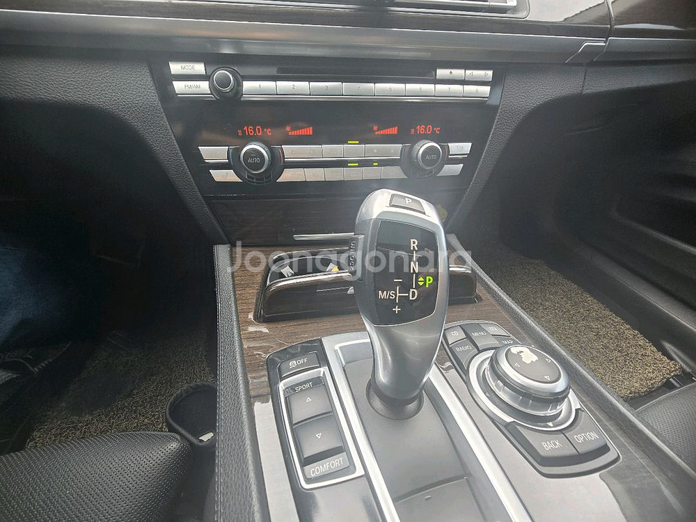 BMW740LI--9
