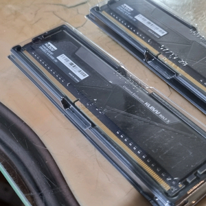 KLEVV ddr4 8X2GB 3200 램 팔아요