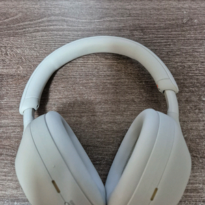 Sony WH-1000XM5 플래티넘 실버 팝니다