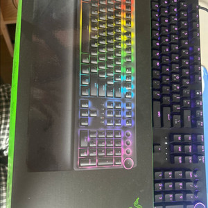 레이저 게이밍 키보드 헌츠맨 v2