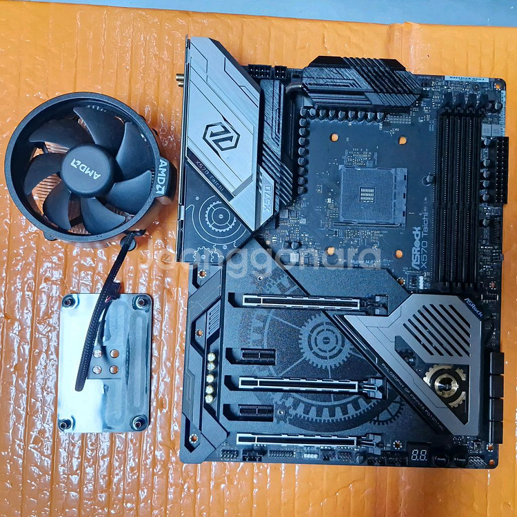 Asrock X570 Taichi--0