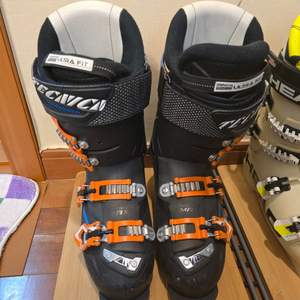 테크니카 스키 부츠