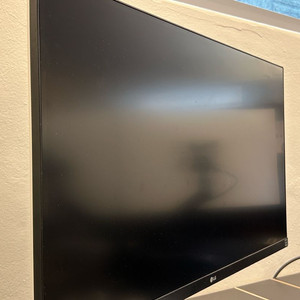 LG 27UP850N 4K 모니터 팝니다