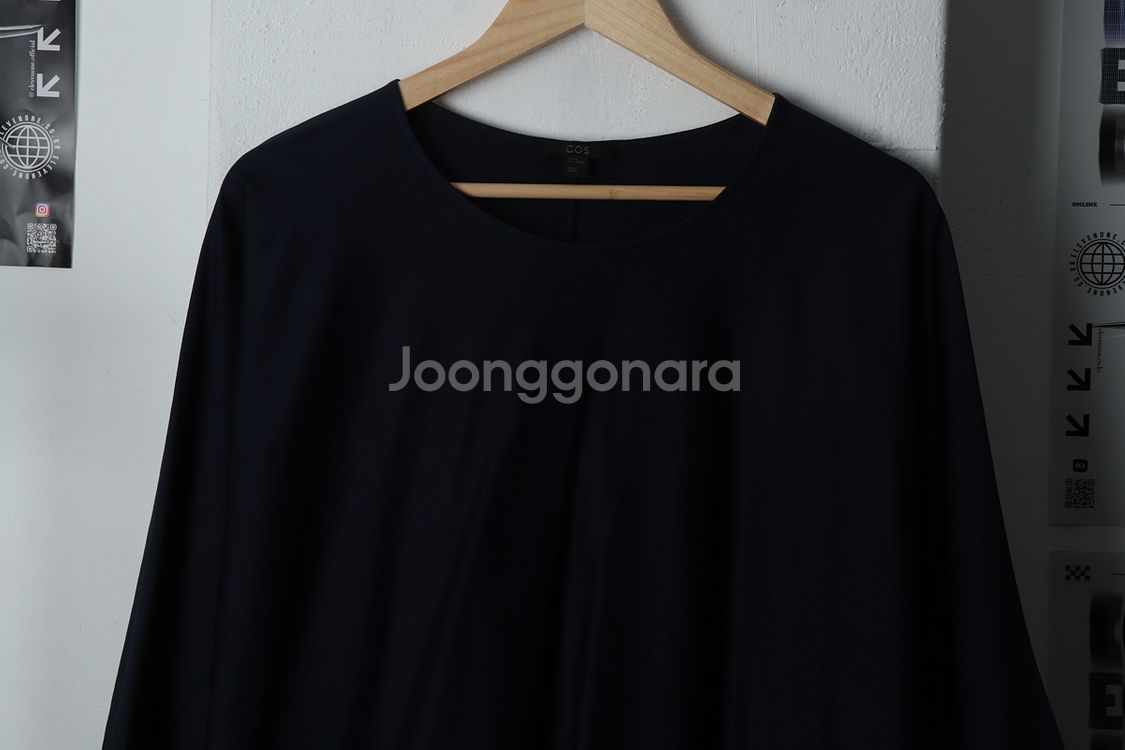 W(M) 코스 반팔 티셔츠 네이비 한정판 블라우스--0