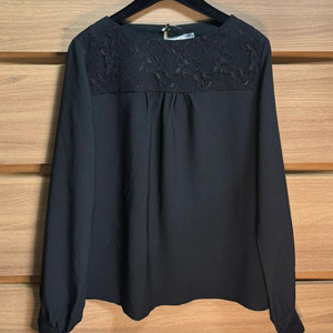 [새상품] White Joola 여성 긴팔 블라우스 (