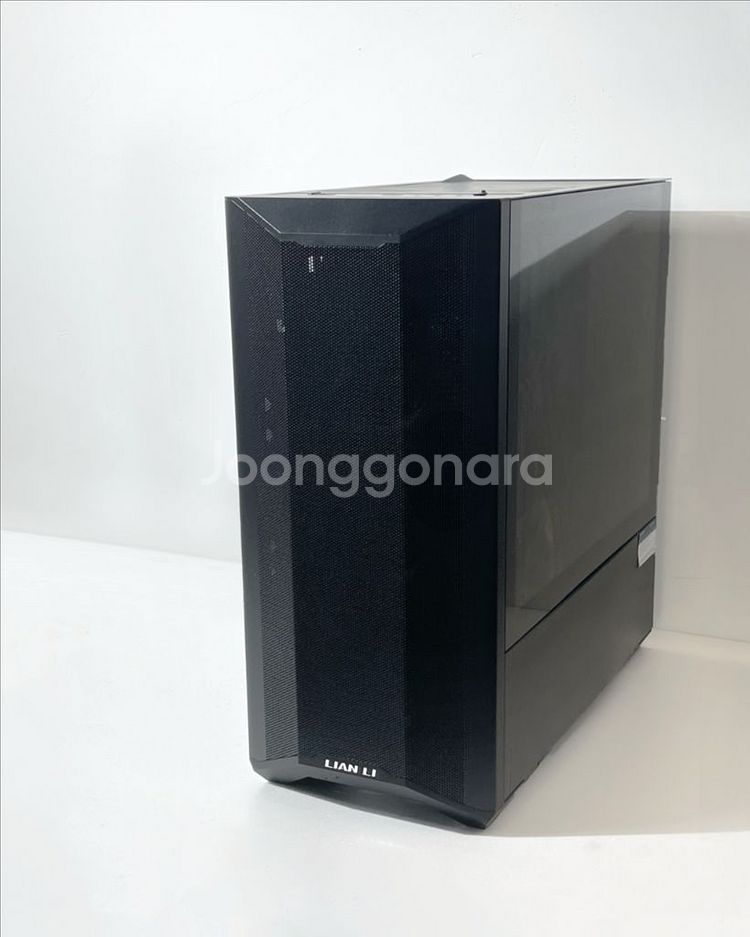 i9-10850k / Z490 / RX6600XT /--0