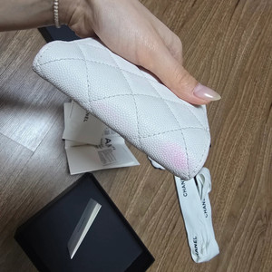 샤넬 화이트 반지갑