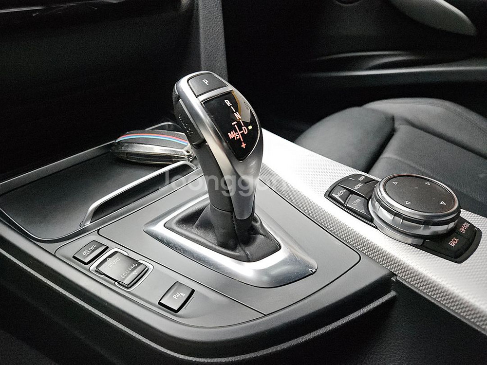 BMW 3시리즈 (F30) 320i M스포츠--6