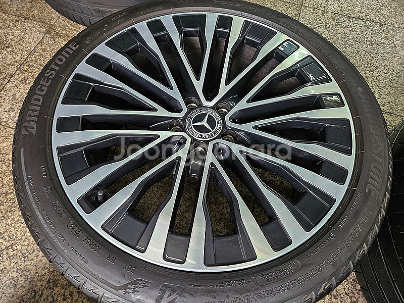 벤츠 W223 S580 순정 정품 20인치 휠타이어--5