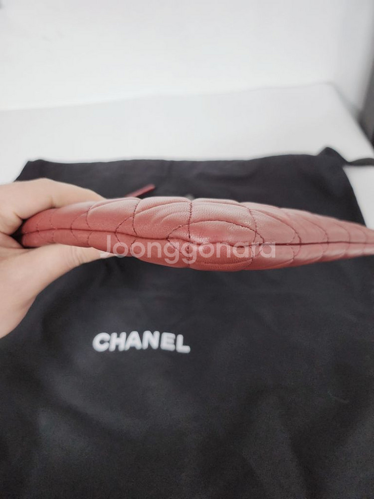 샤넬 버건디 램스킨 보이 금장 클러치백 라지--5