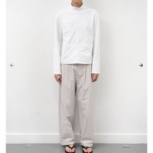 아모멘토 Slim Fit Pocket Jumper Wh