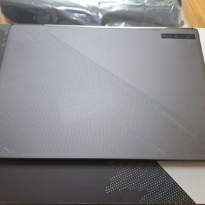 ASUS ROG 제피러스 G16 4070노트북